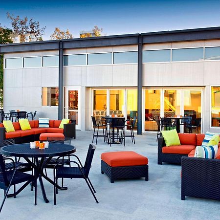Aloft Tulsa Downtown Exterior foto