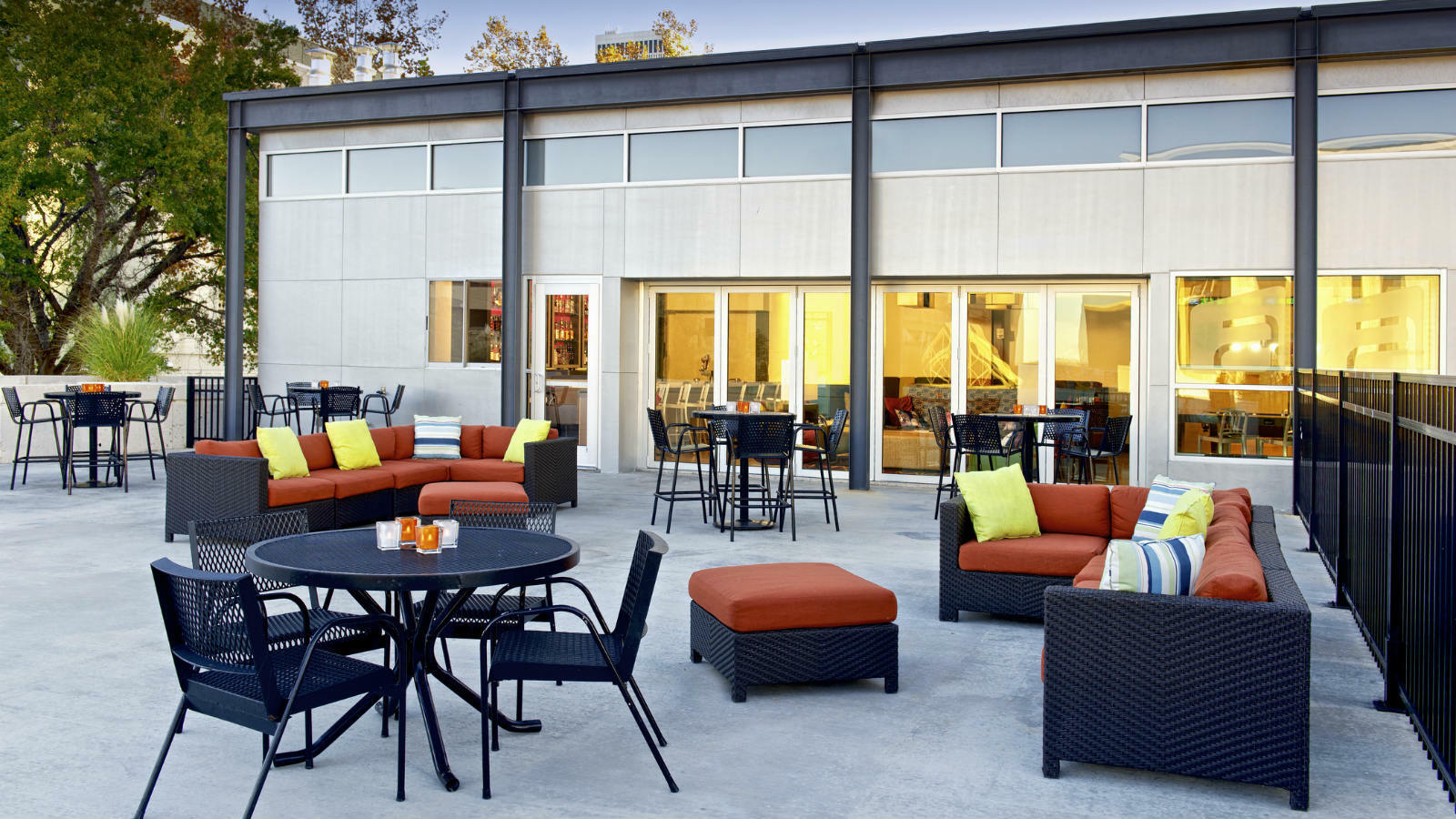 Aloft Tulsa Downtown Exterior foto